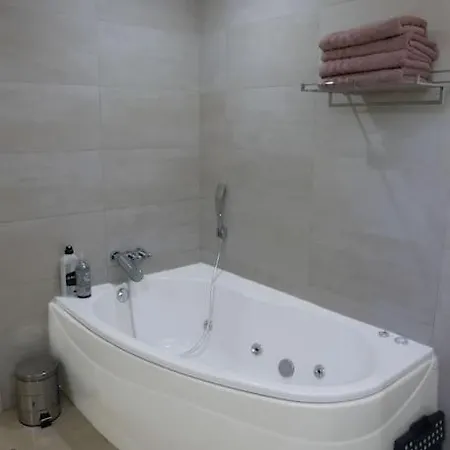 Stunning Private With Pool In Vila Antibes